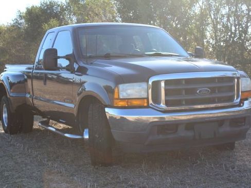 Used 2001 Ford F350 XLT image 3