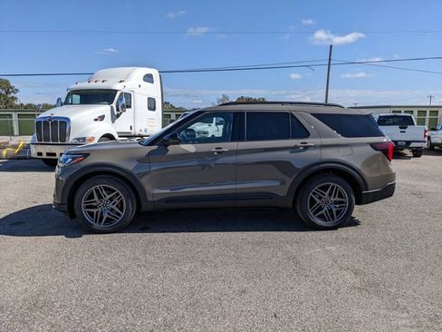 New 2026 Ford Explorer ST w/ Sun And Sound Package AWD/4WD image 7