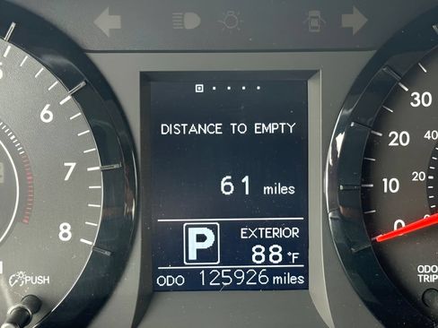 Used 2015 Toyota Sienna LE AWD/4WD image 18