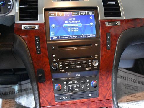 Used 2010 Cadillac Escalade ESV Premium AWD/4WD image 36