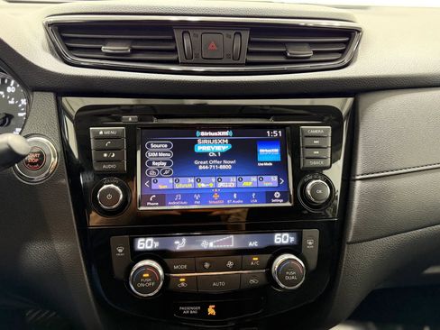 Used 2018 Nissan Rogue SV image 15