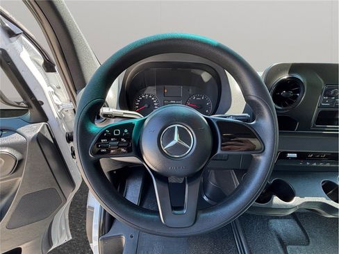 Used 2021 Mercedes-Benz Sprinter 4500 image 18