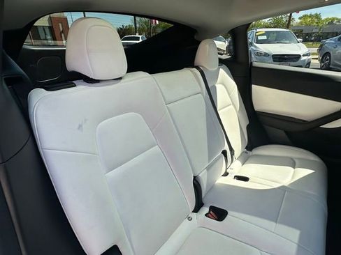 Used 2022 Tesla Model Y Performance AWD/4WD image 19