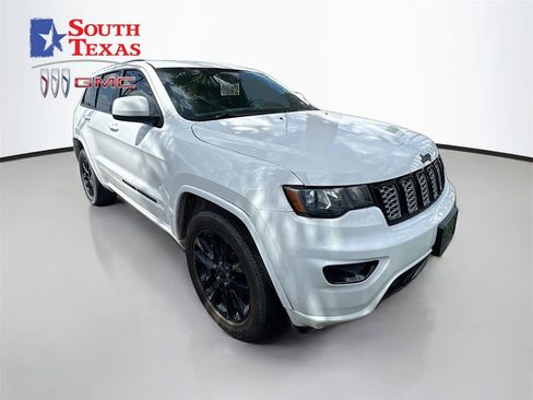 Used 2022 Jeep Grand Cherokee Laredo X RWD image 1