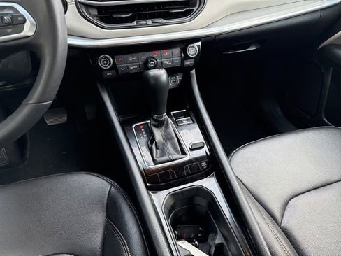 Used 2024 Jeep Compass Limited image 23