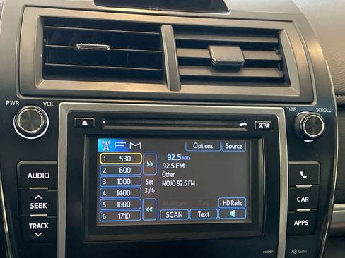 Used 2012 Toyota Camry SE FWD image 16
