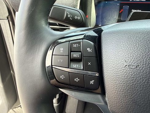 Used 2025 Ford Explorer Platinum w/ Ultimate Package AWD/4WD image 31