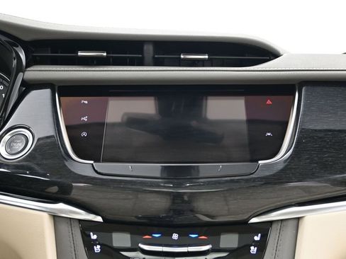 Used 2023 Cadillac XT6 Premium Luxury w/ Technology Package image 11