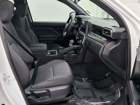Certified 2025 Toyota Tacoma SR5 image 29