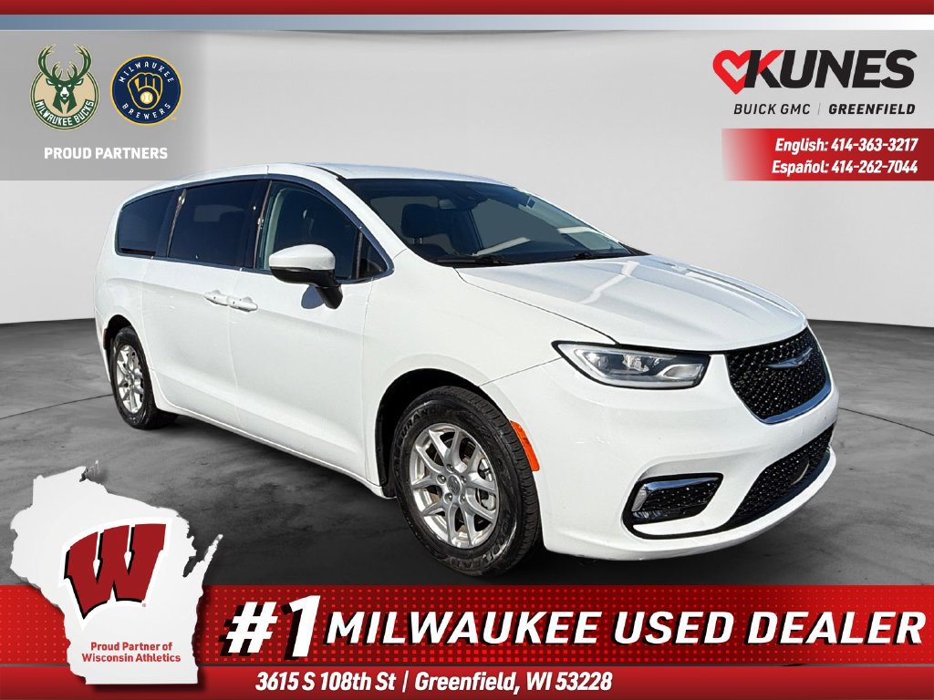 Used 2023 Chrysler Pacifica Touring-L FWD image 1