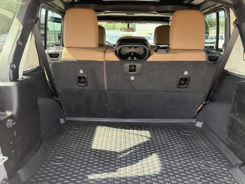 Used 2021 Jeep Wrangler Unlimited Sahara w/ Safety Group AWD/4WD image 30