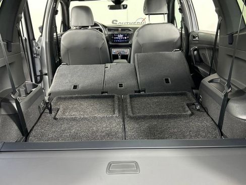 Used 2023 Volkswagen Tiguan SE R-Line image 22