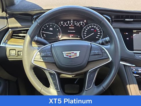Used 2018 Cadillac XT5 Platinum w/ Driver Assist Package AWD/4WD image 19
