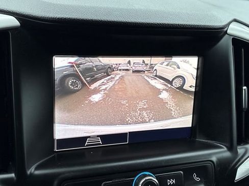 Used 2023 GMC Terrain SLE w/ Driver Convenience Package image 15