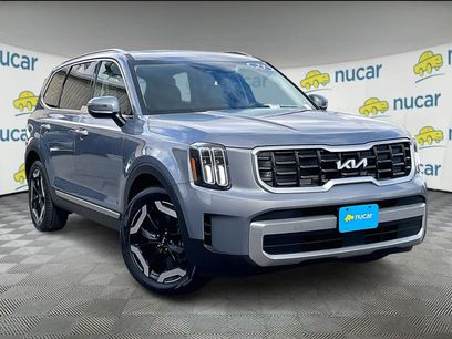 Used 2023 Kia Telluride S w/ S Sunroof Package