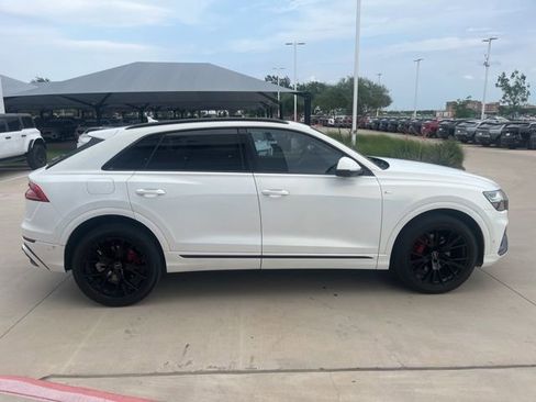 Used 2021 Audi Q8 Premium Plus w/ Premium Plus Package image 3
