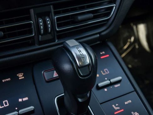 Used 2024 Porsche Macan S AWD/4WD image 28