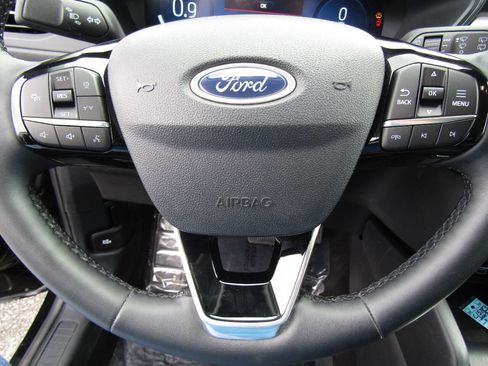 Used 2025 Ford Escape Platinum image 17