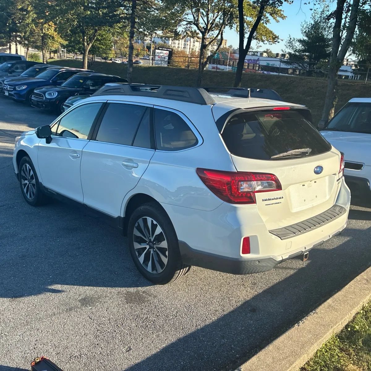 Used 2017 Subaru Outback 2.5i Limited AWD/4WD image 5