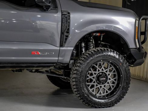 Used 2024 Ford F250 Lariat w/ Lariat Ultimate Package AWD/4WD image 7