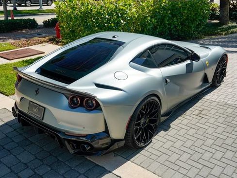 Used 2018 Ferrari 812 Superfast RWD image 26