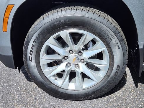 New 2026 Chevrolet Suburban Premier image 7