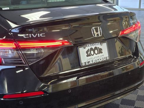 Used 2022 Honda Civic Touring image 13