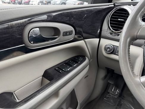 Used 2017 Buick Enclave Leather AWD/4WD image 32