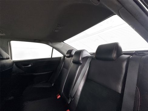 Used 2017 Toyota Camry XSE image 30