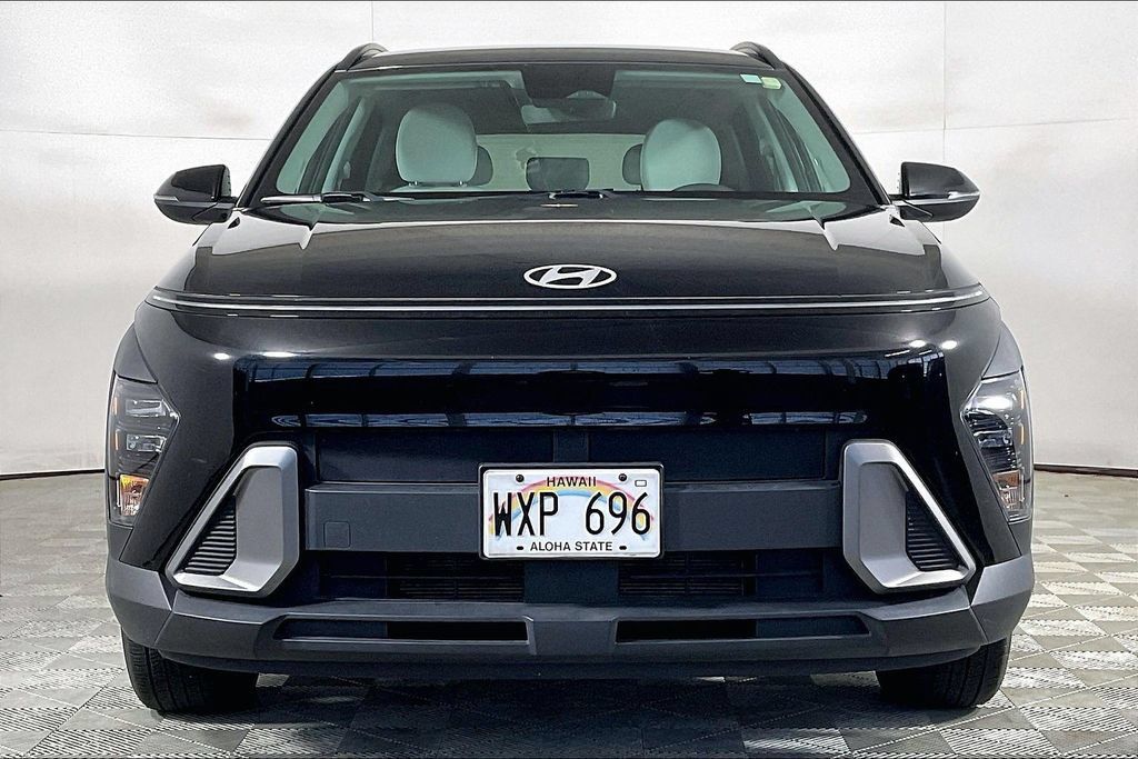 Used 2024 Hyundai Kona SEL FWD image 2
