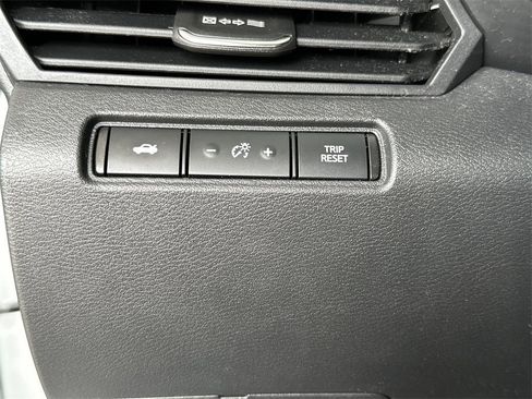 Used 2022 Nissan Altima 2.5 SR image 18