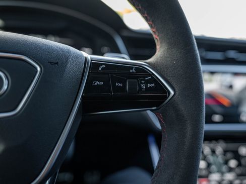 Used 2023 Audi RS 6 w/ Carbon Optic Package image 19