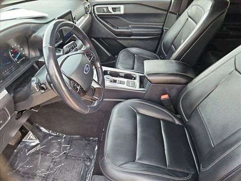 Used 2020 Ford Explorer XLT w/ Equipment Group 202A RWD image 22