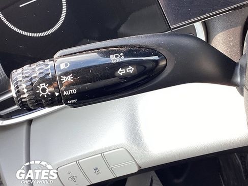 Used 2024 Hyundai Elantra Limited FWD image 23