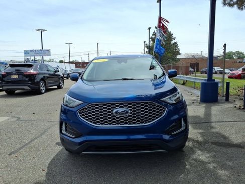 Certified 2023 Ford Edge SEL w/ Convenience Package AWD/4WD image 3