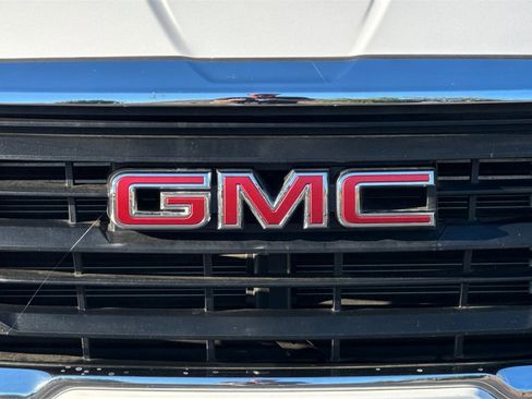 Used 2023 GMC Terrain SLE w/ Driver Convenience Package image 7