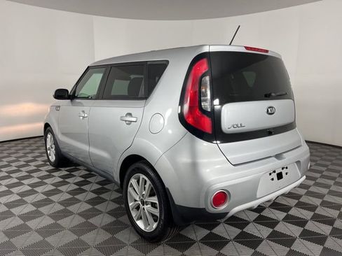 Used 2019 Kia Soul + image 7