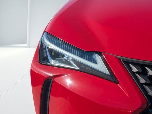 Used 2019 Lexus UX 200 w/ Premium Package image 8