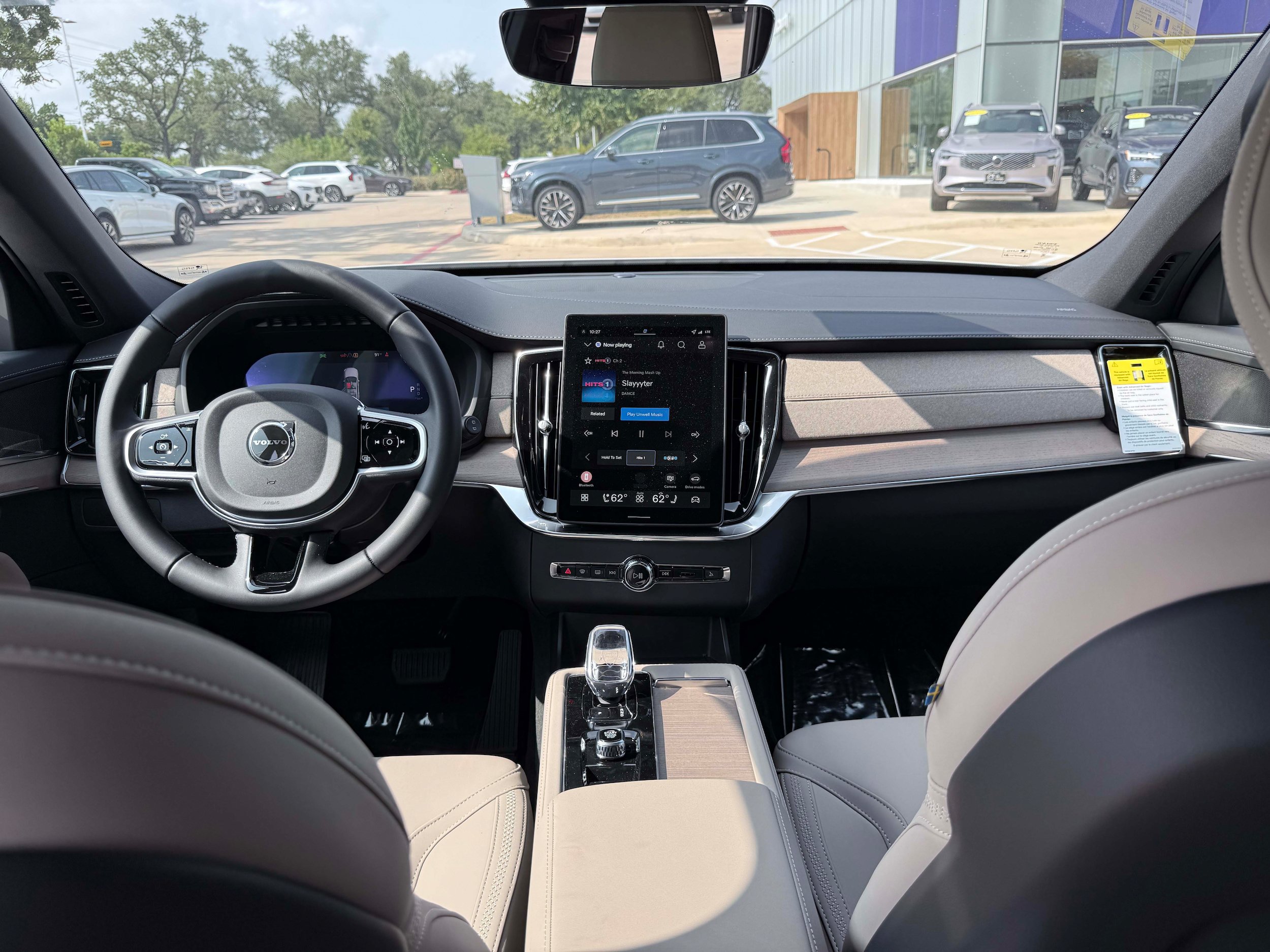 New 2026 Volvo XC90 B6 Plus w/ Protection Package Premier AWD/4WD image 19