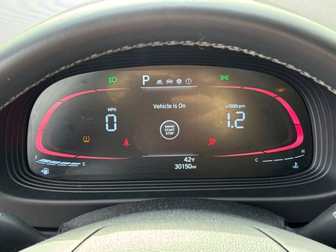 Used 2025 Hyundai Venue SEL image 26