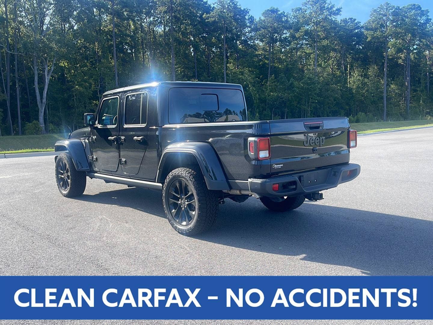Used 2025 Jeep Gladiator Sport AWD/4WD image 5