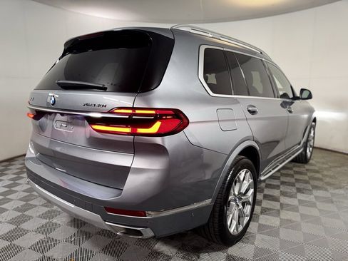Used 2023 BMW X7 xDrive40i image 9