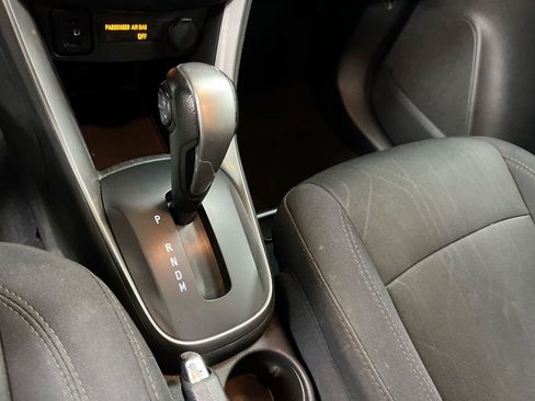 Used 2020 Chevrolet Trax LT FWD image 17