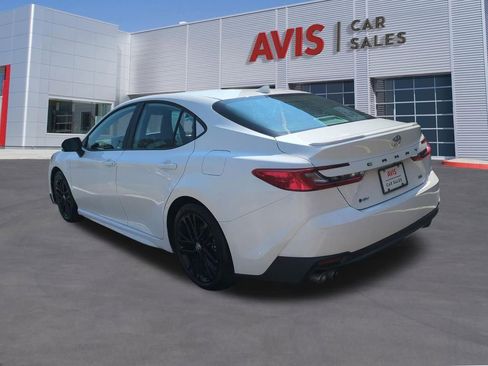 Used 2025 Toyota Camry SE FWD image 9