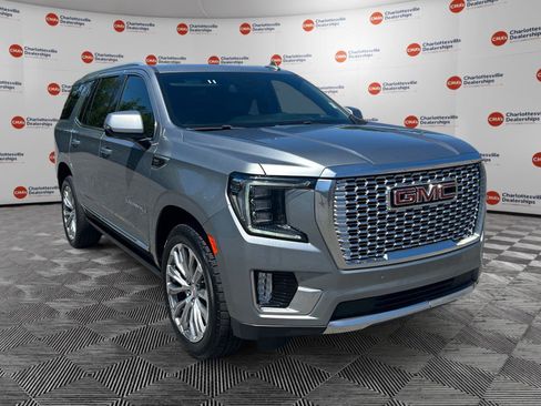 Used 2023 GMC Yukon Denali AWD/4WD image 7