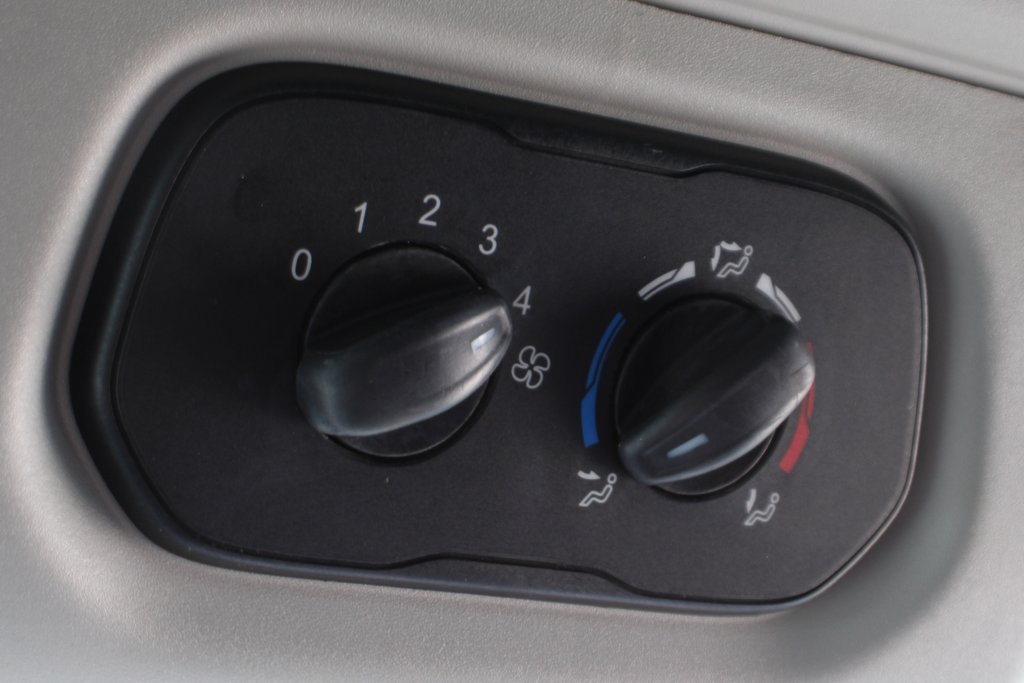 Used 2019 Ford Transit 350 XLT RWD image 32