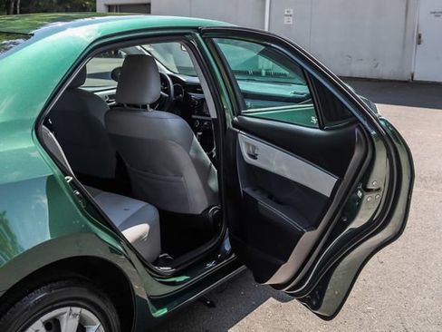 Used 2015 Toyota Corolla LE FWD image 17
