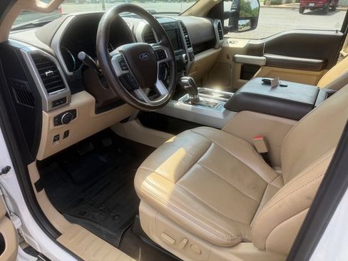 Used 2019 Ford F150 Lariat w/ Equipment Group 502A Luxury AWD/4WD image 11
