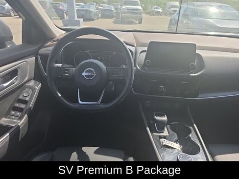 Used 2023 Nissan Rogue SV w/ SV Premium Package image 5
