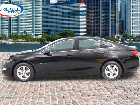 Used 2024 Chevrolet Malibu LS FWD image 2